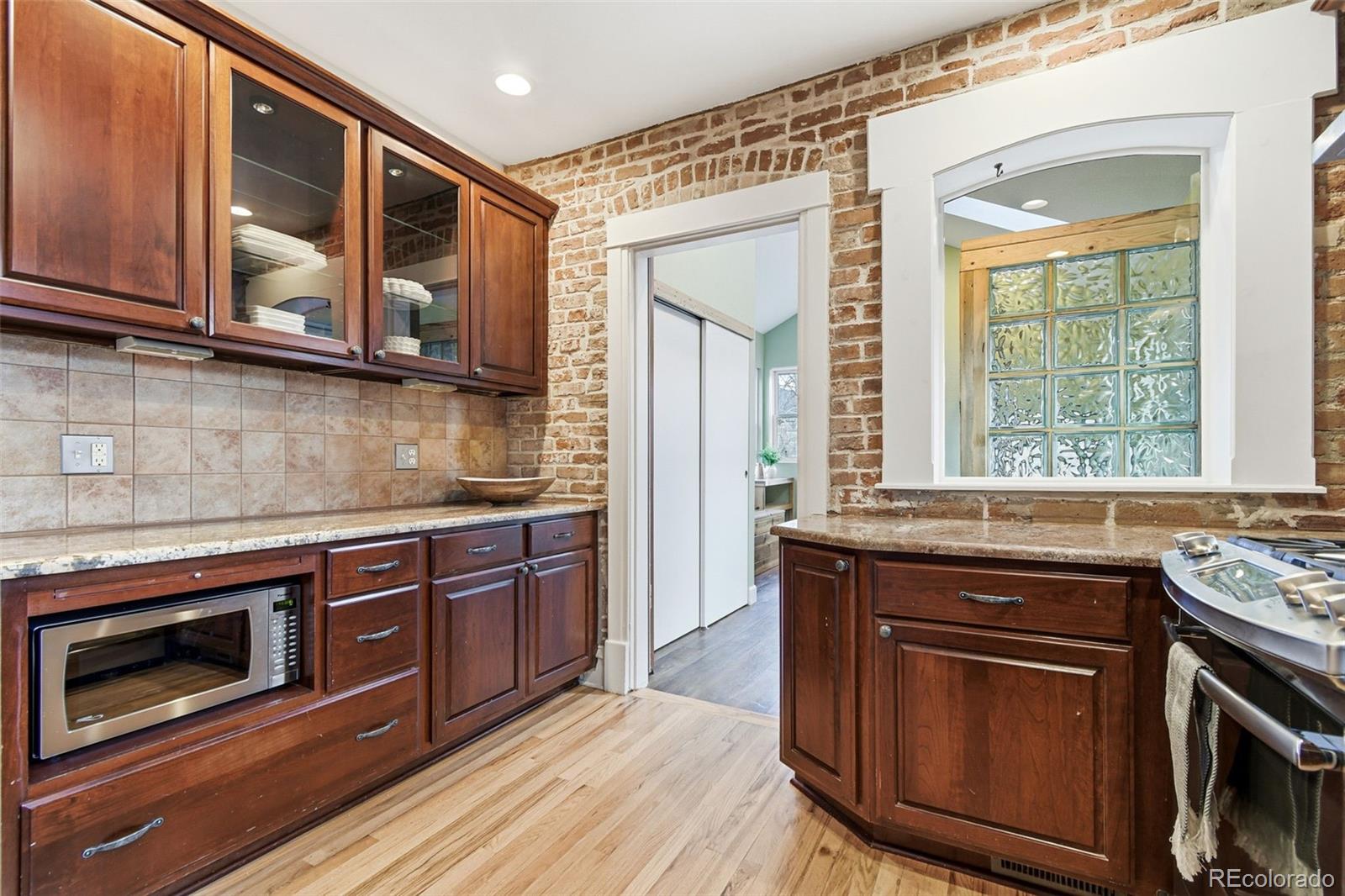 MLS Image #13 for 1318 s york street,denver, Colorado