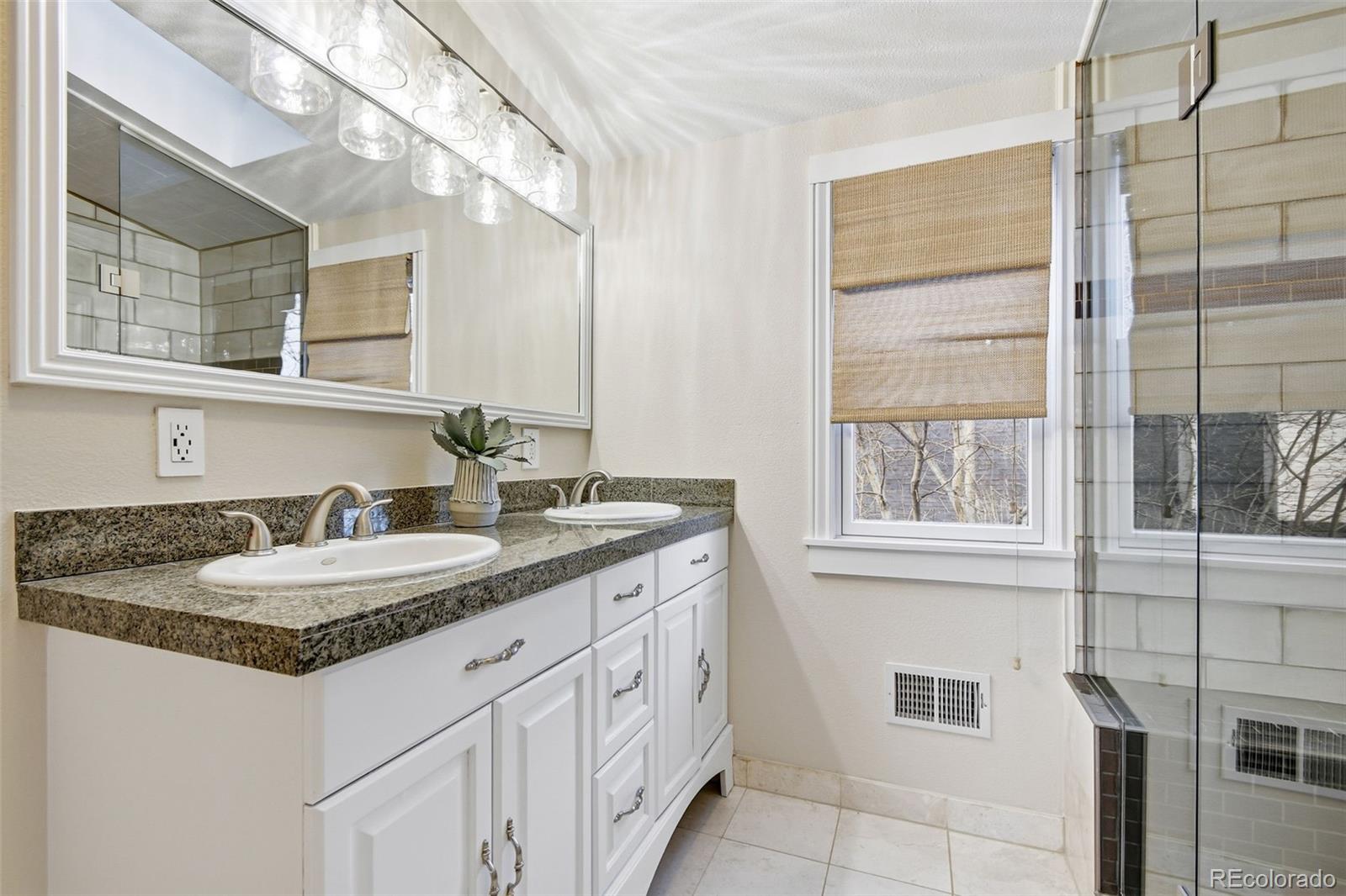 MLS Image #19 for 1318 s york street,denver, Colorado