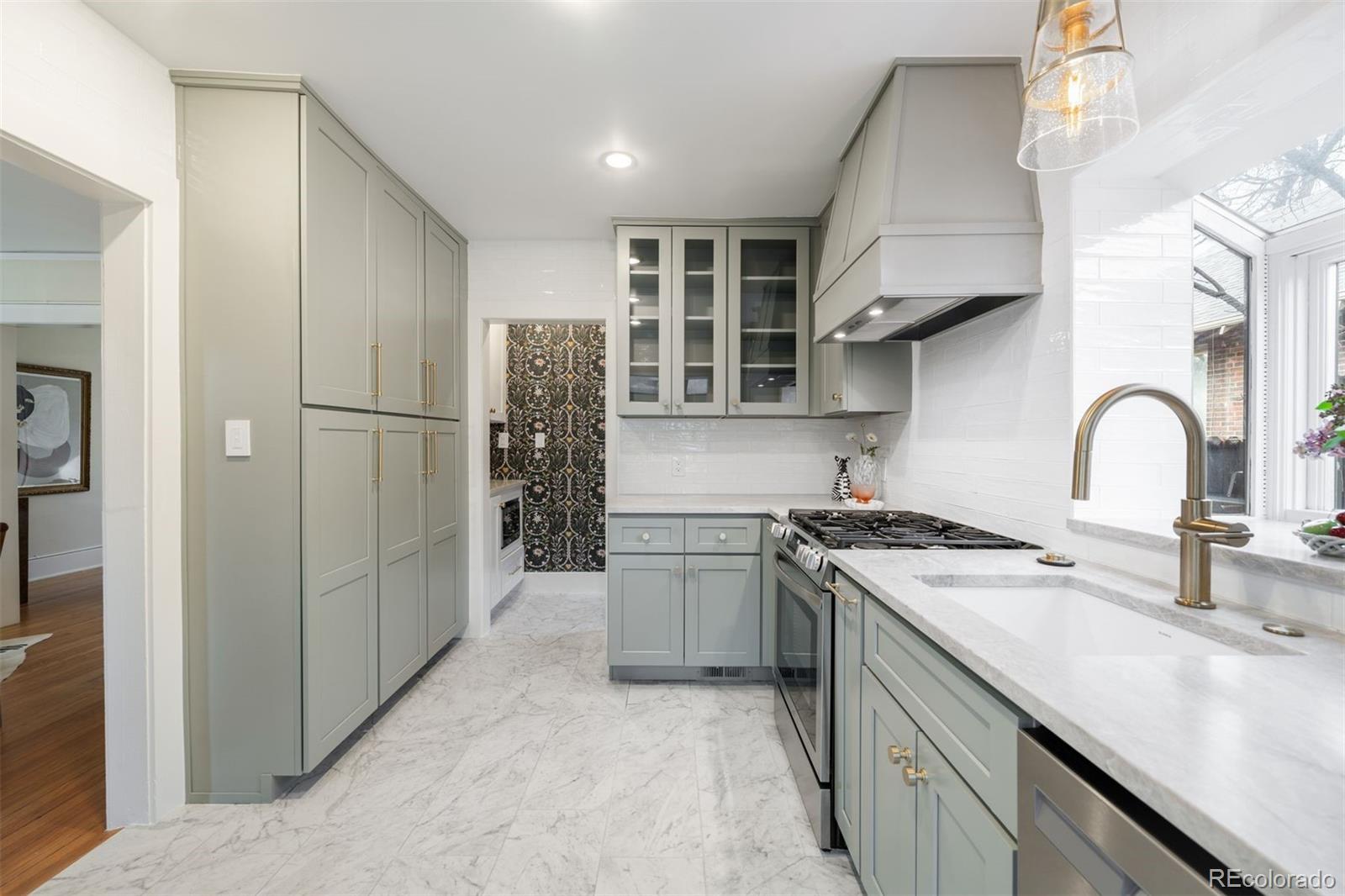 MLS Image #11 for 680  madison street,denver, Colorado
