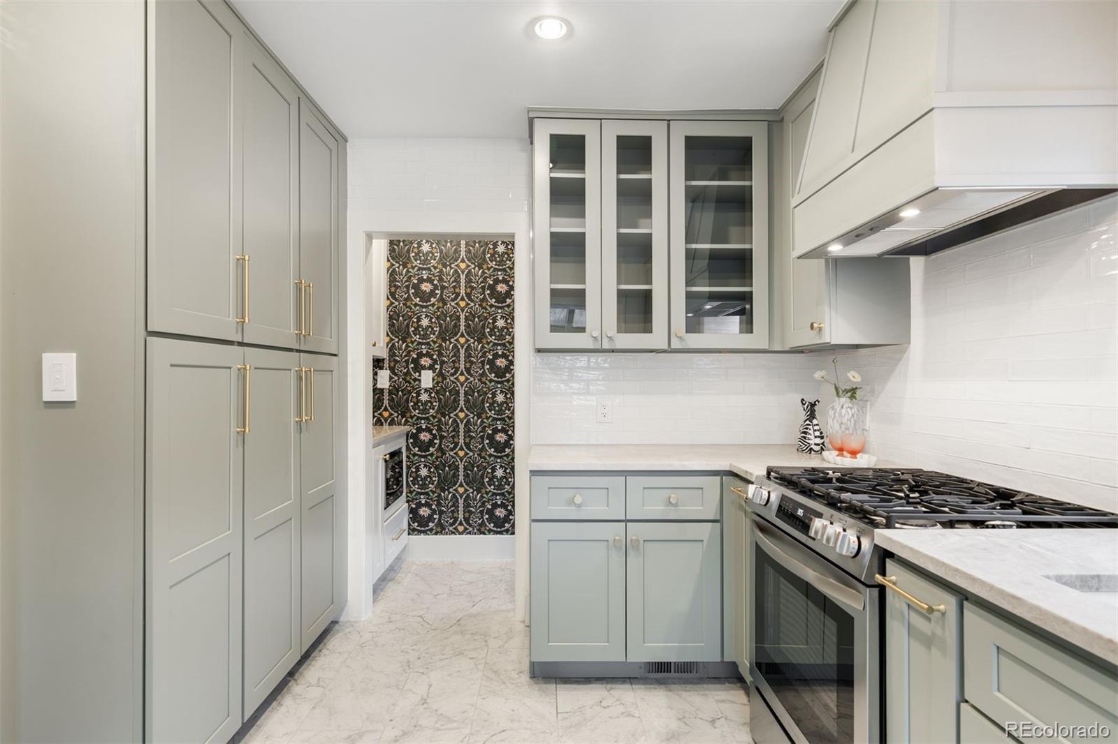 MLS Image #6 for 680  madison street,denver, Colorado