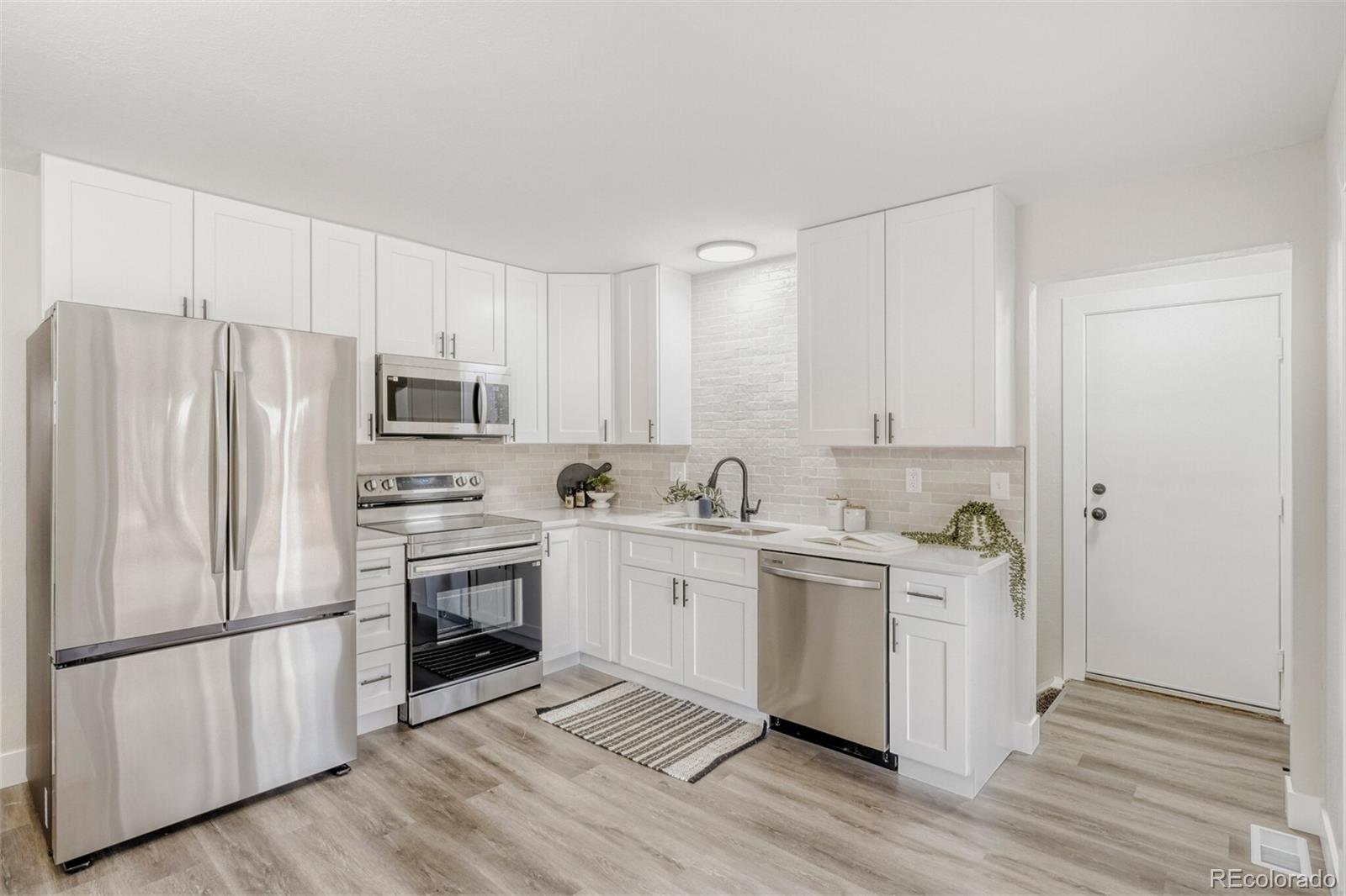 MLS Image #6 for 2597 s dillon street,aurora, Colorado