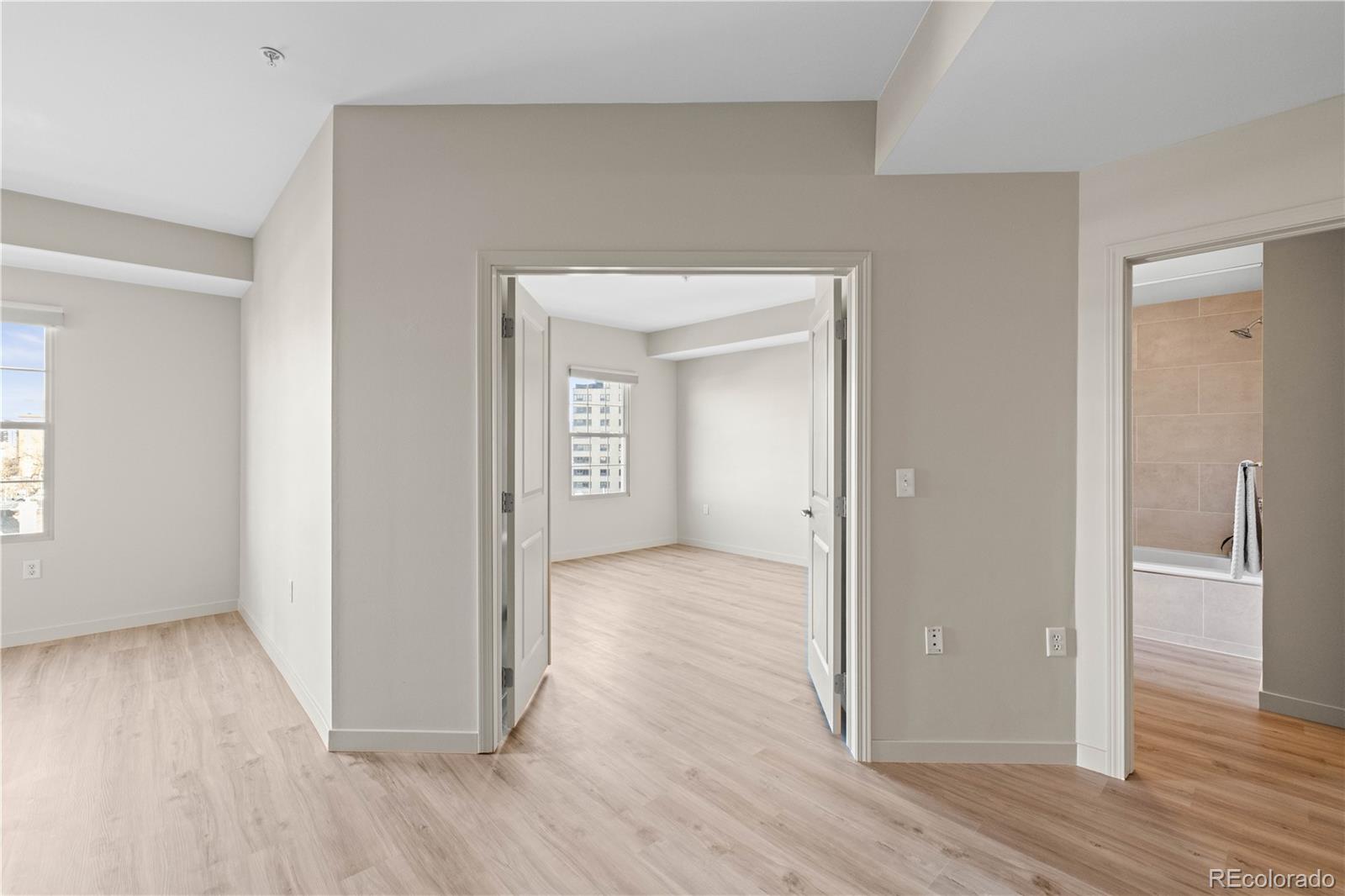 MLS Image #19 for 975 n lincoln street,denver, Colorado