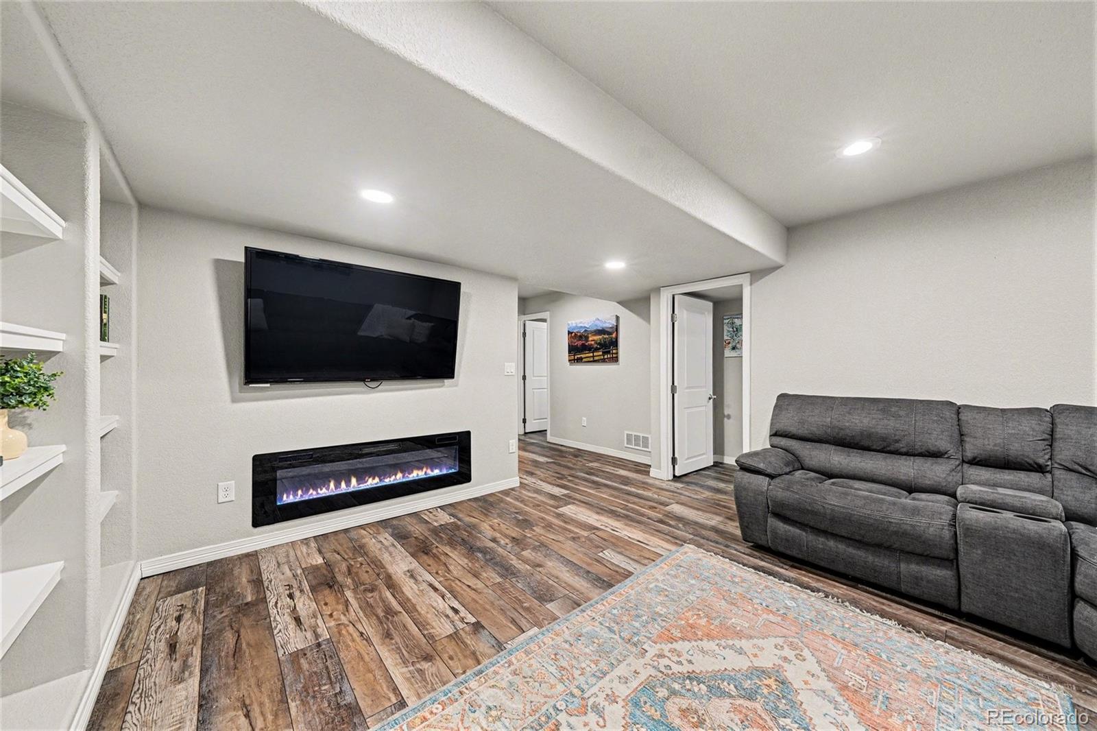 MLS Image #13 for 6061  miners peak circle,frederick, Colorado