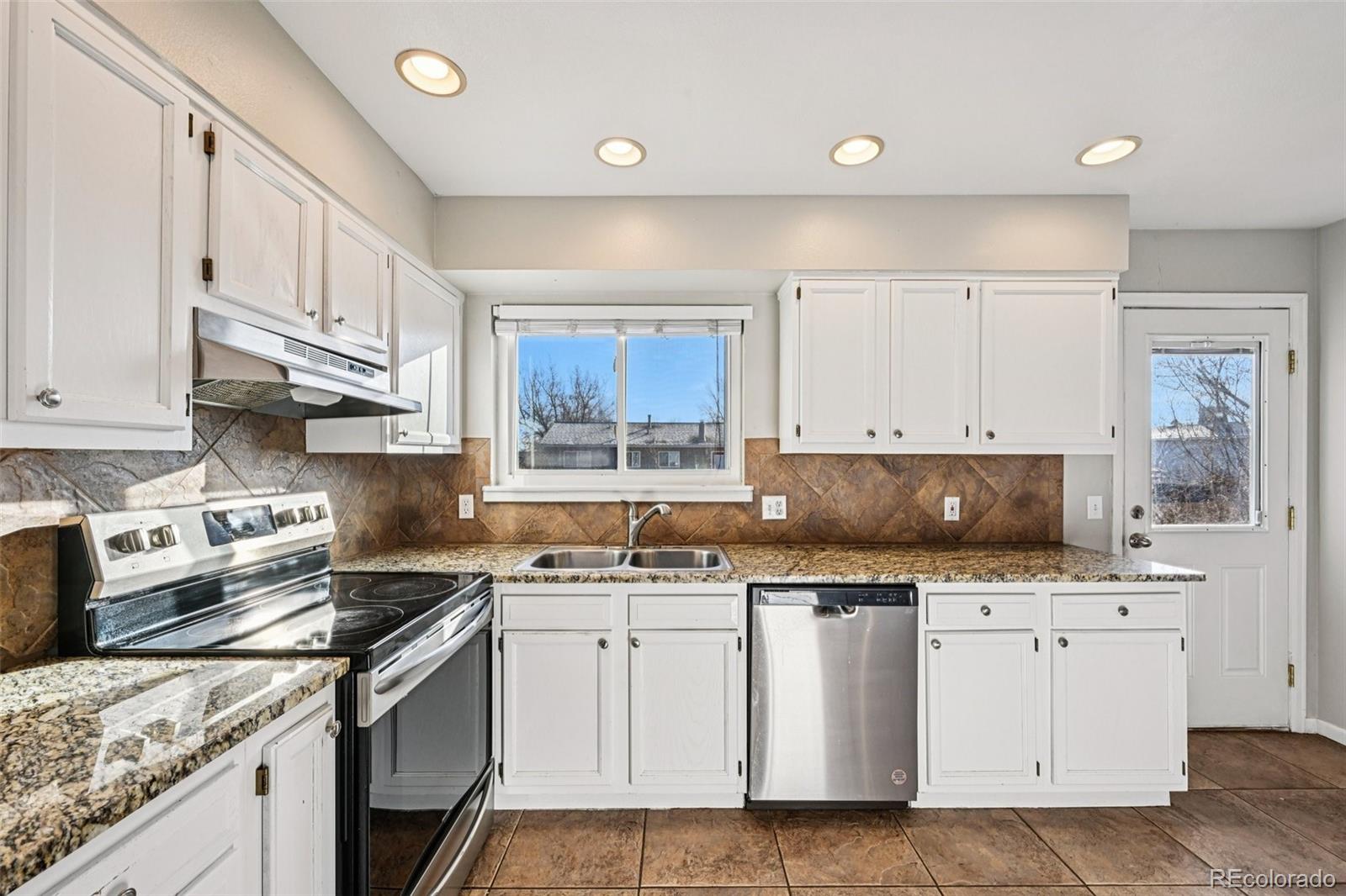 MLS Image #11 for 2616 s laredo court,aurora, Colorado