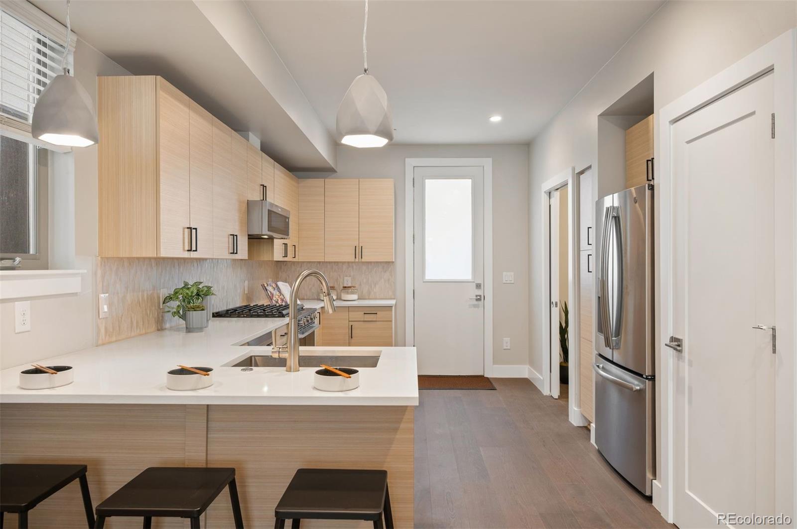 MLS Image #6 for 409  harrison street,denver, Colorado