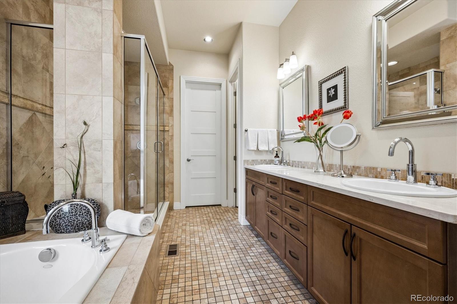 MLS Image #14 for 9729 e 34th place,denver, Colorado