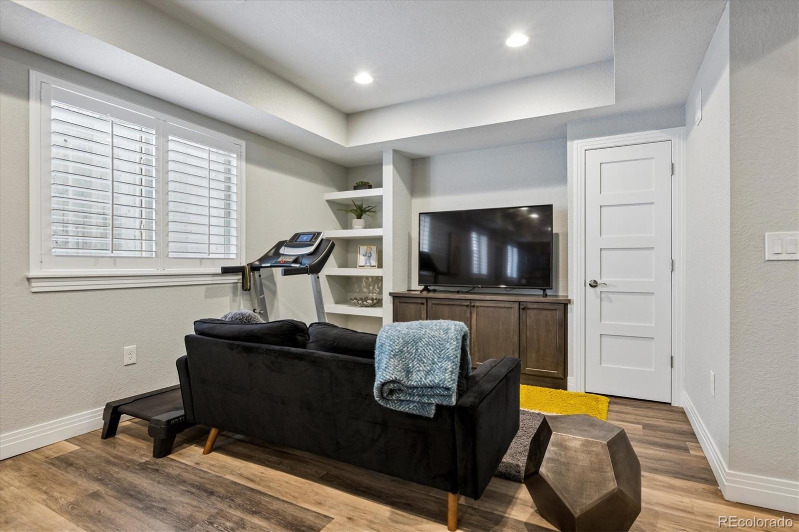 MLS Image #23 for 9729 e 34th place,denver, Colorado