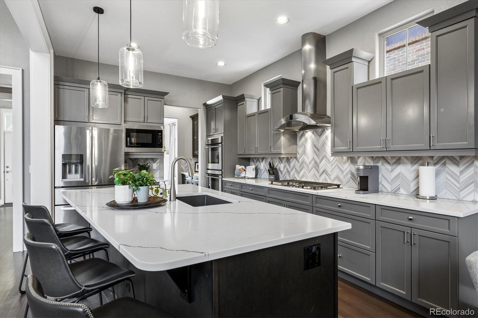 MLS Image #5 for 9729 e 34th place,denver, Colorado
