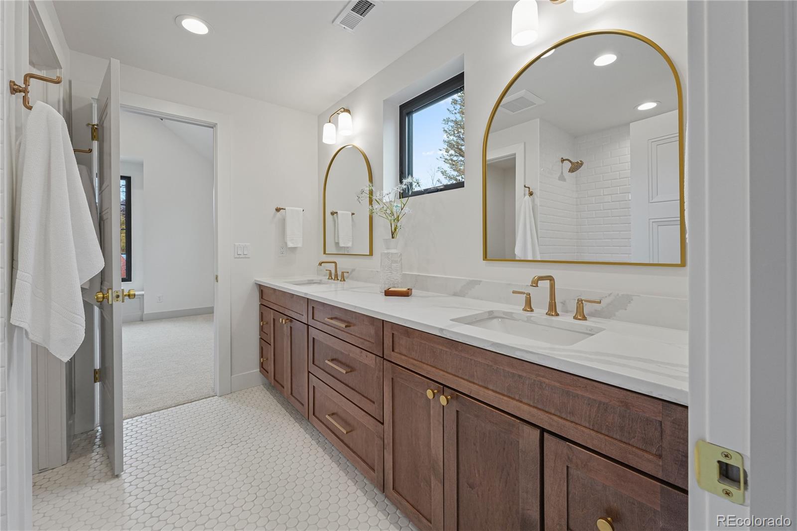 MLS Image #38 for 354  cherry street,denver, Colorado