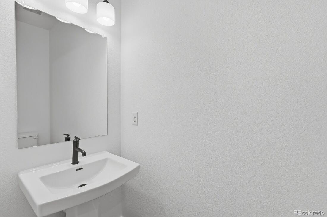MLS Image #10 for 697  bradley circle,elizabeth, Colorado
