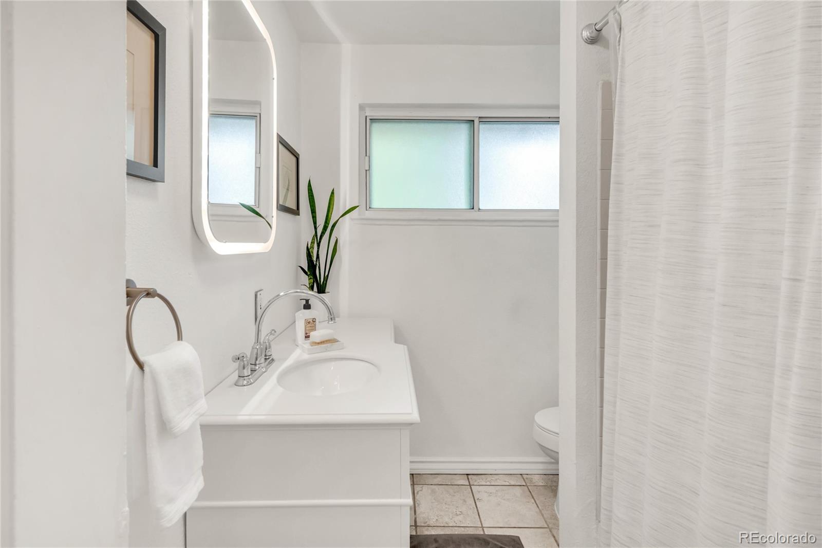 MLS Image #14 for 2960 n steele street,denver, Colorado