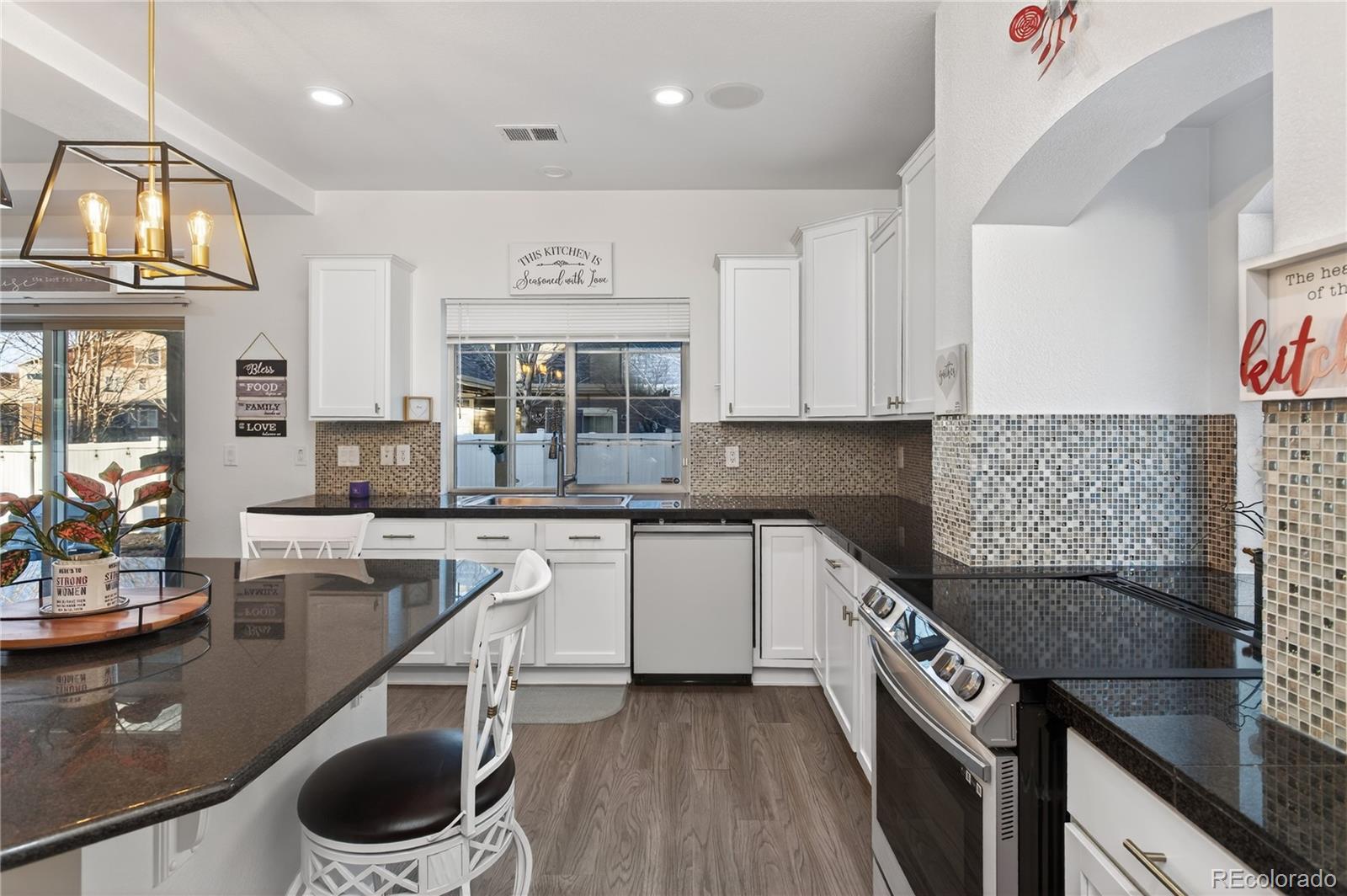 MLS Image #10 for 20701 e 52nd avenue,denver, Colorado