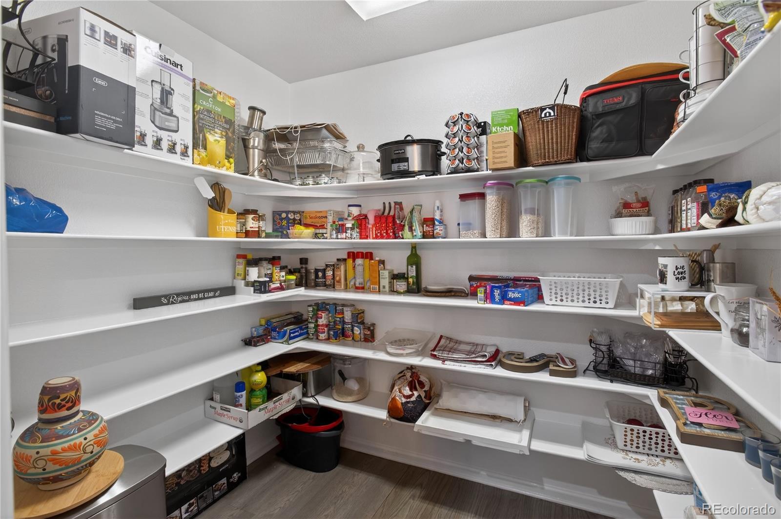 MLS Image #11 for 20701 e 52nd avenue,denver, Colorado