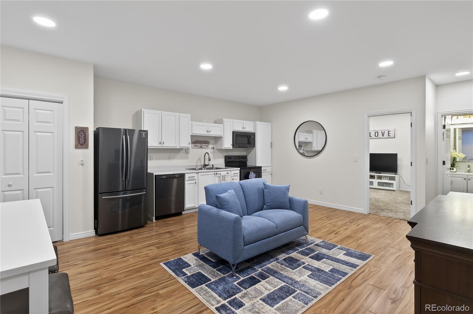 MLS Image #33 for 20701 e 52nd avenue,denver, Colorado