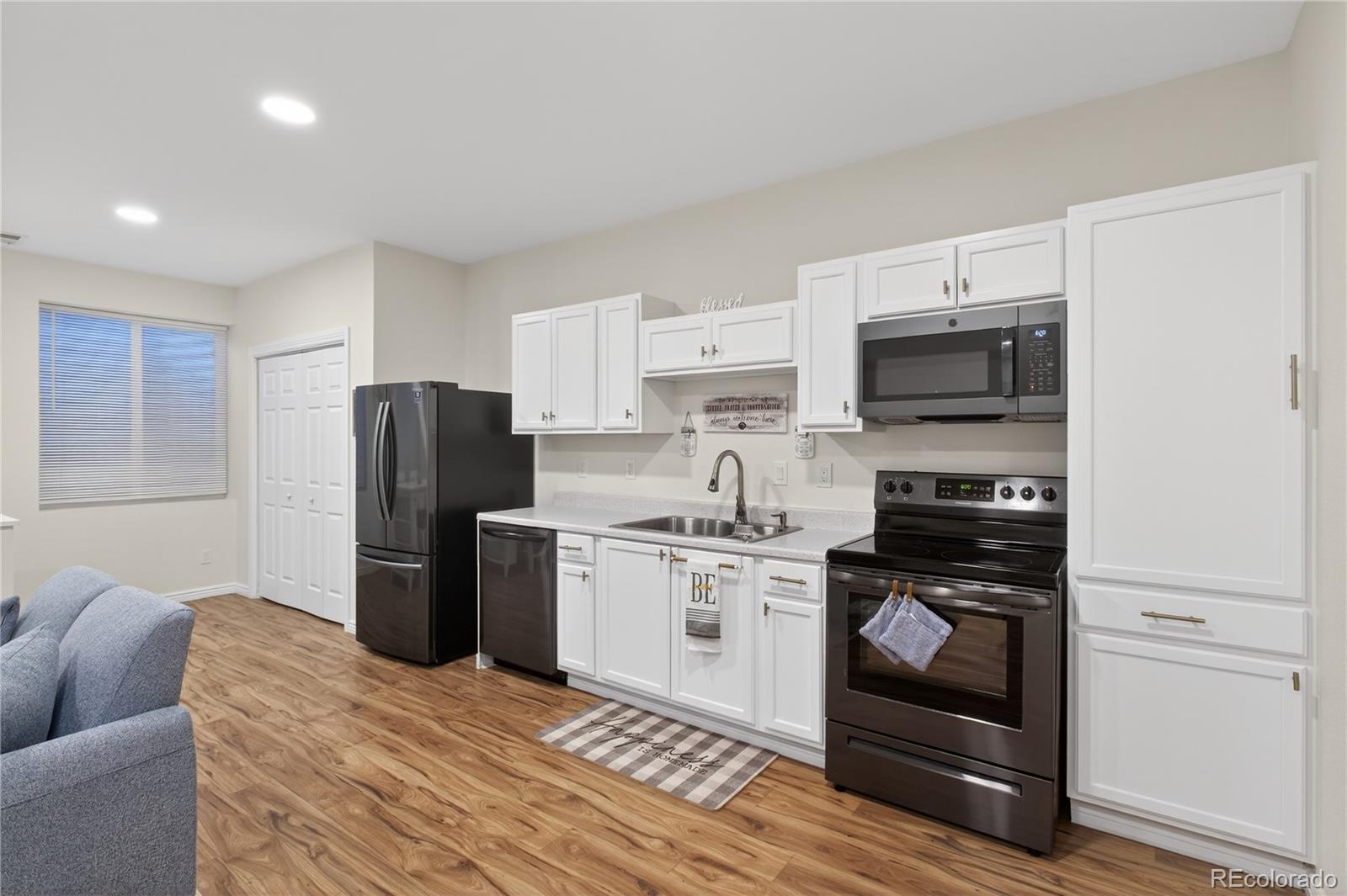 MLS Image #36 for 20701 e 52nd avenue,denver, Colorado