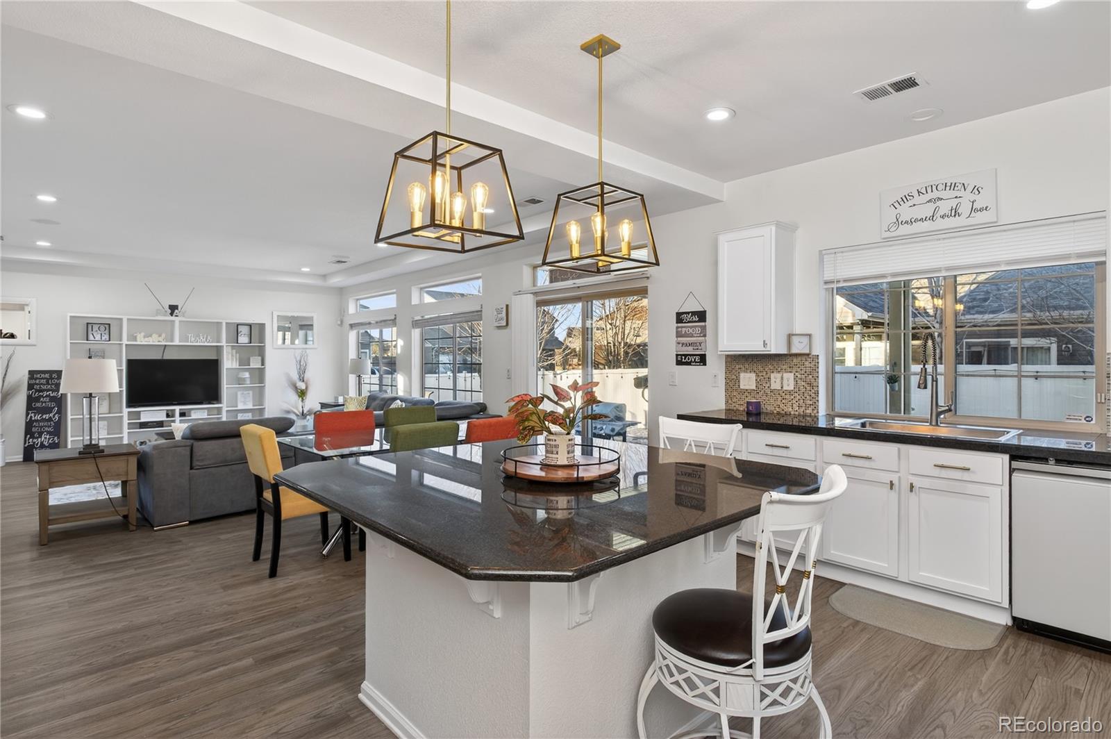 MLS Image #5 for 20701 e 52nd avenue,denver, Colorado