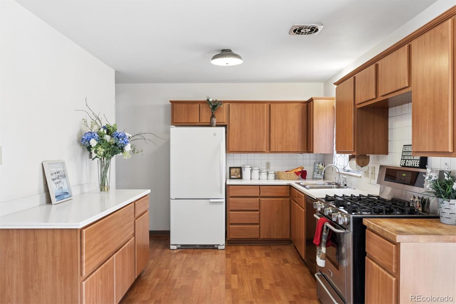 MLS Image #6 for 710 s taft street,lakewood, Colorado