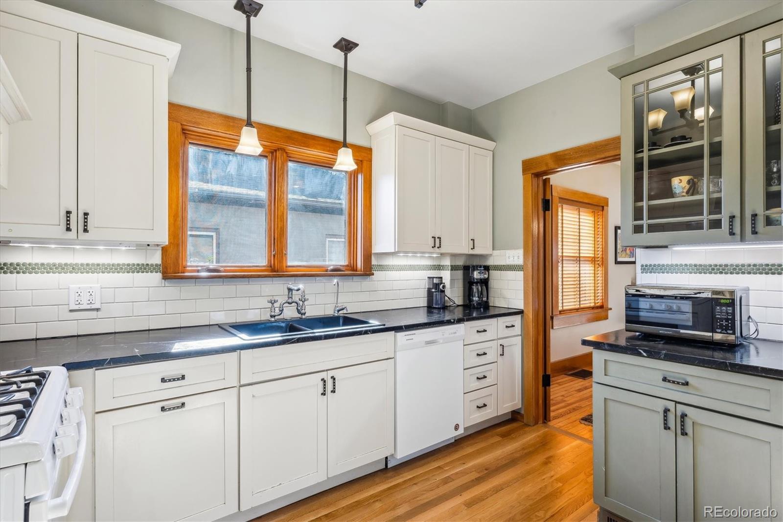 MLS Image #6 for 3051 w 39th avenue,denver, Colorado