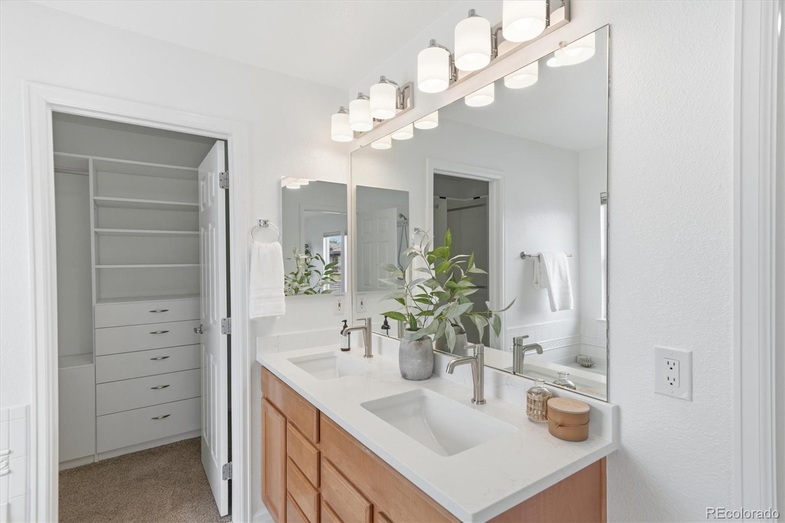 MLS Image #16 for 8139 e 28th place,denver, Colorado