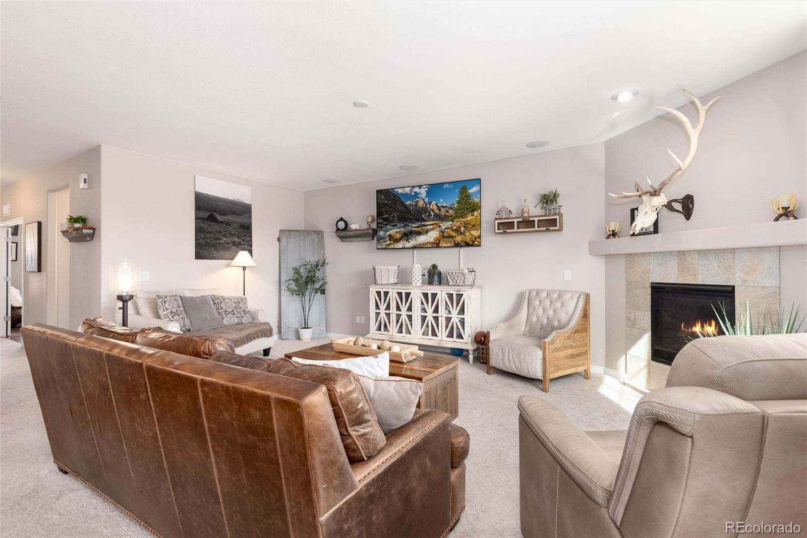 MLS Image #5 for 42 n newcastle court,aurora, Colorado