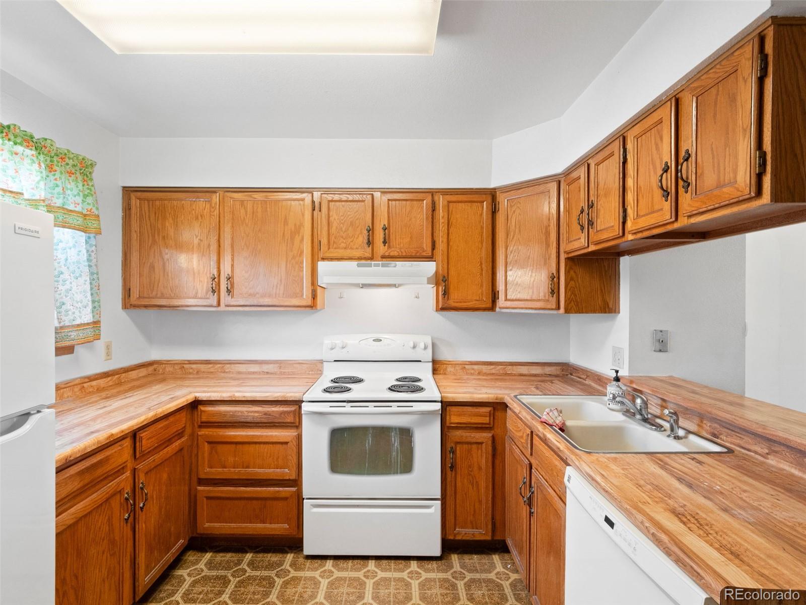 MLS Image #12 for 1811 s quebec way 241,denver, Colorado