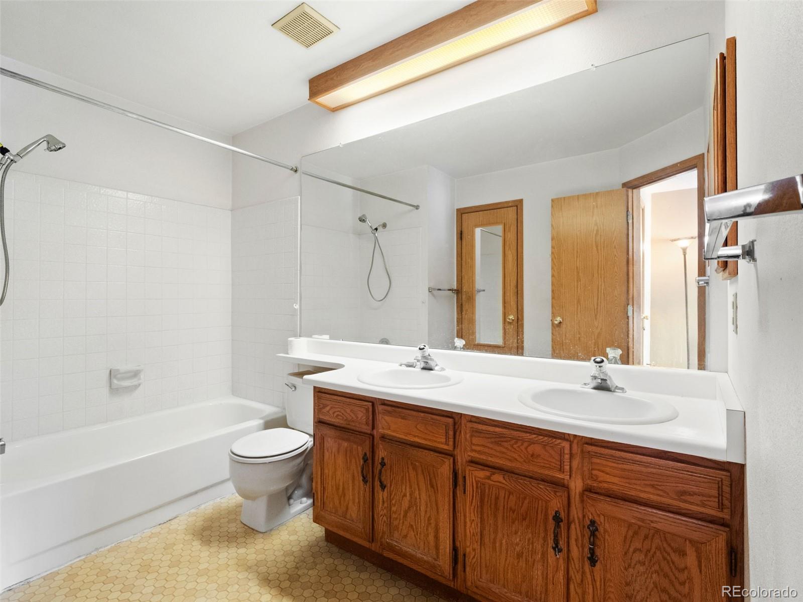 MLS Image #21 for 1811 s quebec way 241,denver, Colorado