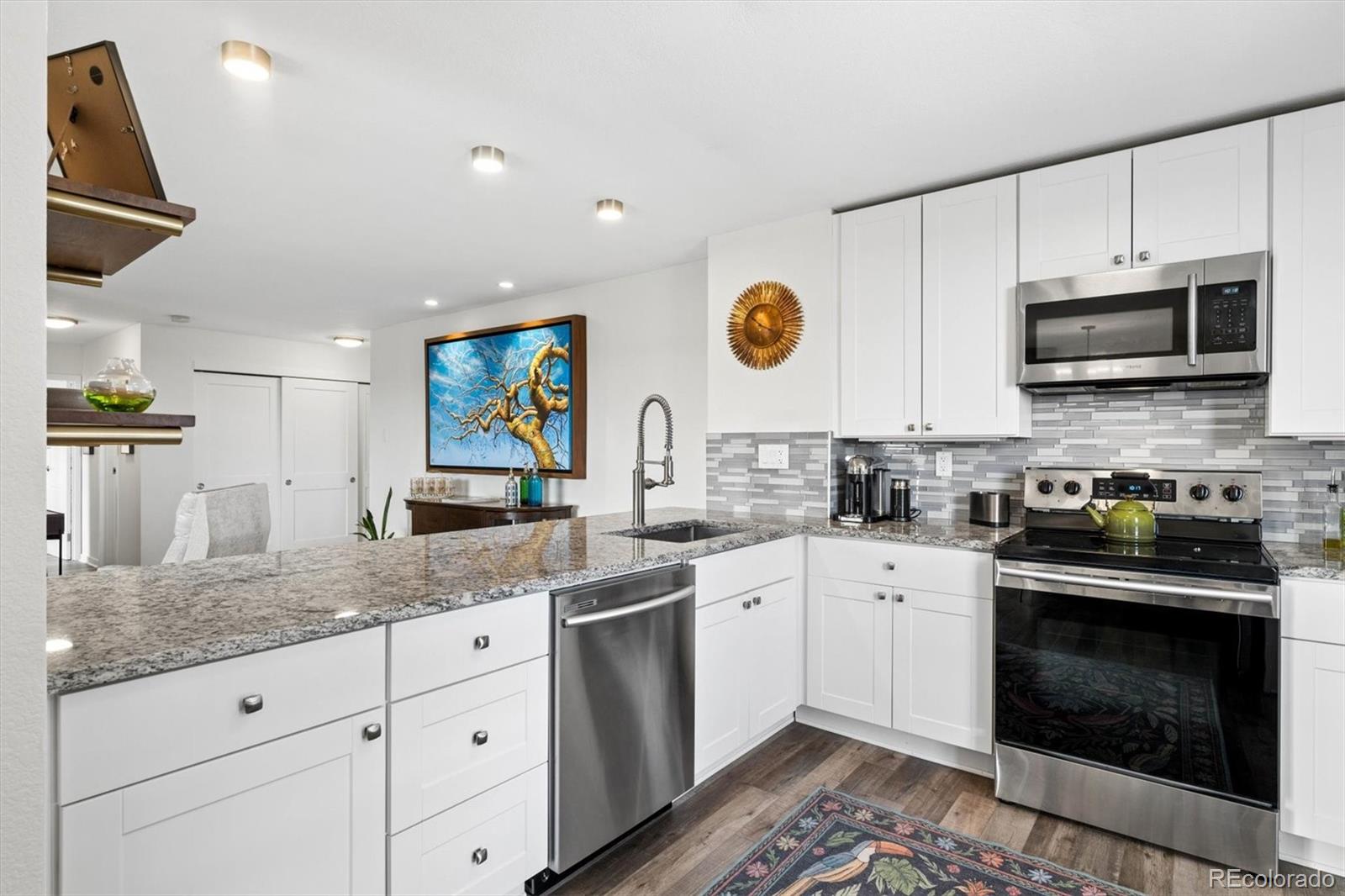 MLS Image #6 for 460 s marion parkway 951,denver, Colorado