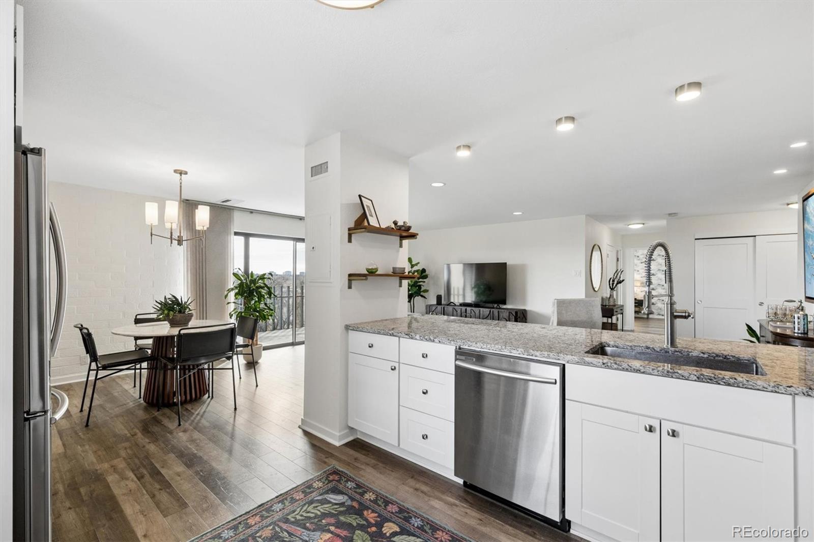 MLS Image #7 for 460 s marion parkway 951,denver, Colorado