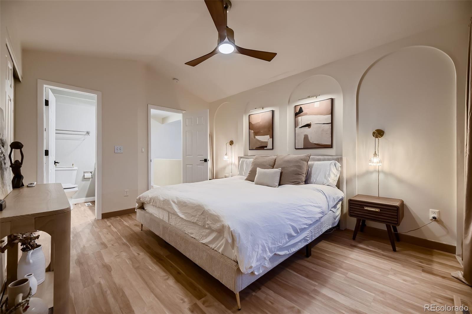 MLS Image #11 for 2697 s deframe circle,lakewood, Colorado