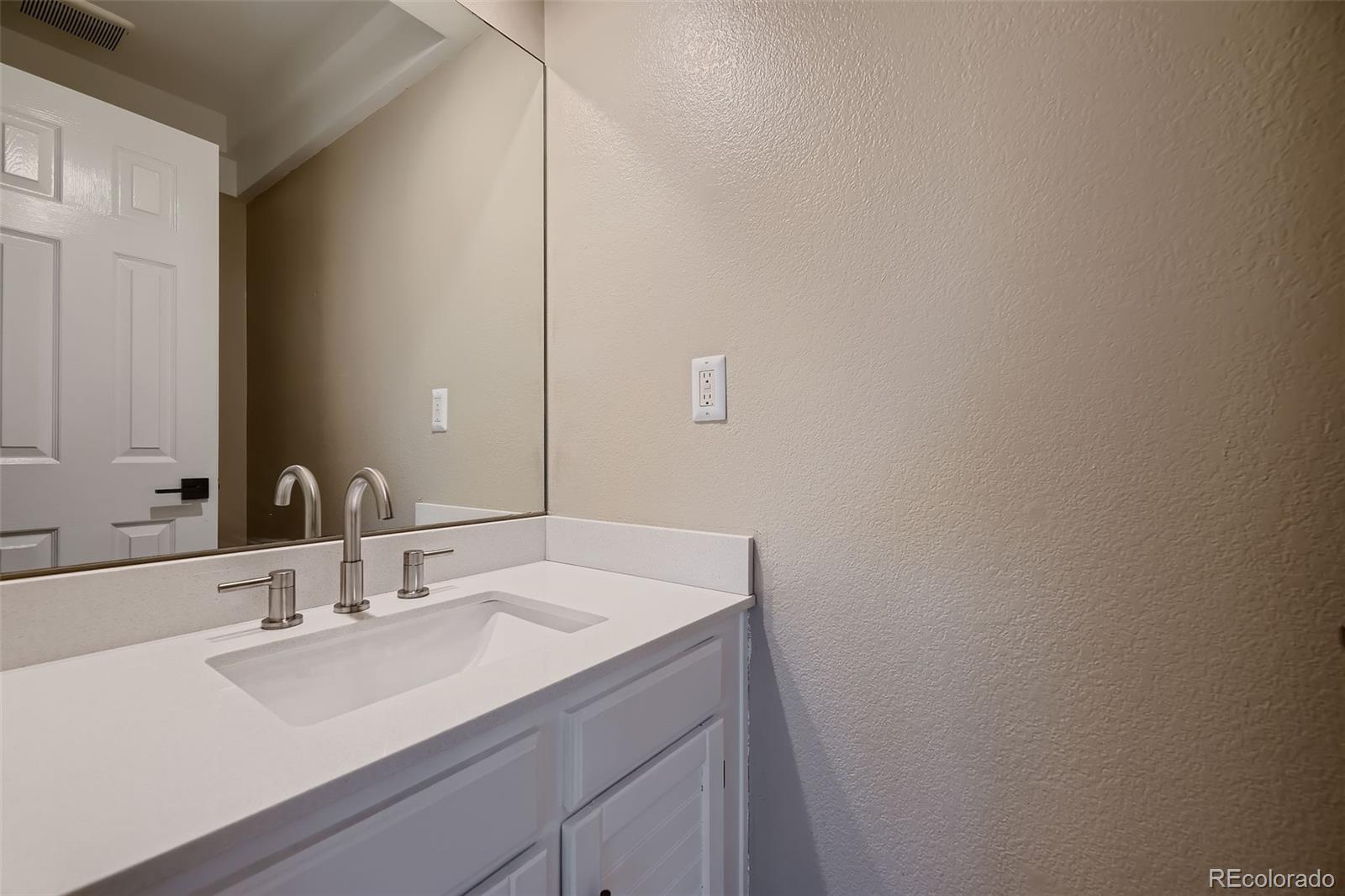 MLS Image #21 for 2697 s deframe circle,lakewood, Colorado