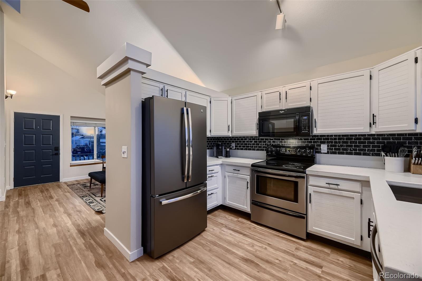 MLS Image #4 for 2697 s deframe circle,lakewood, Colorado