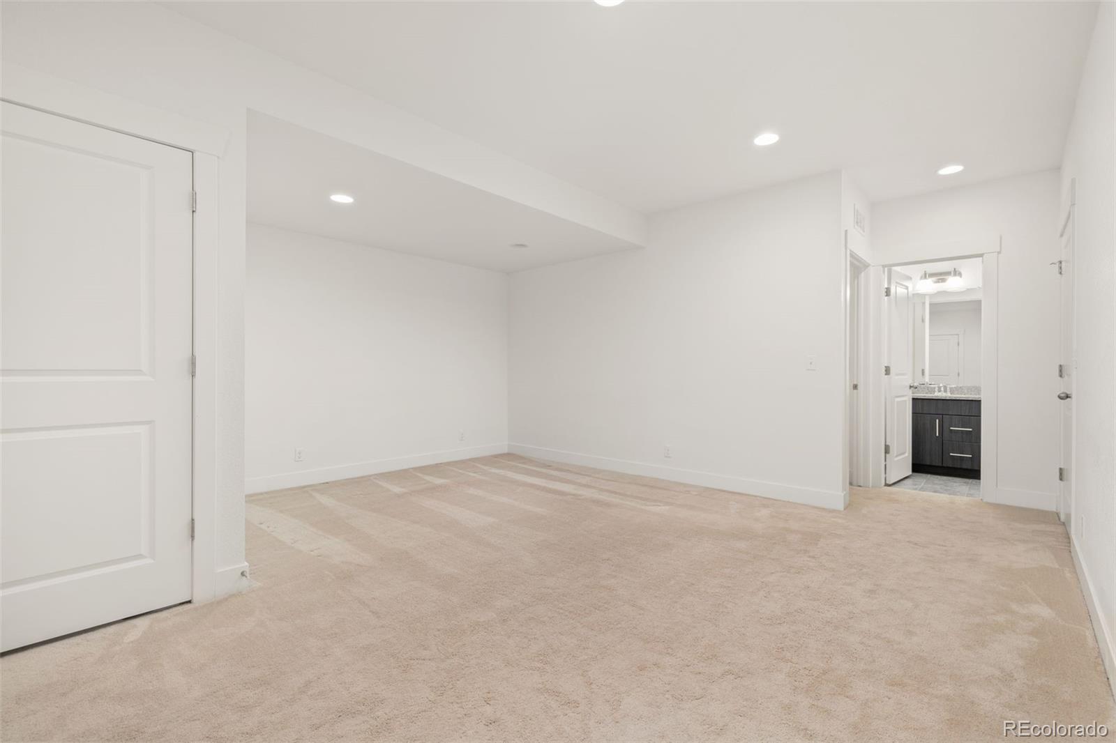 MLS Image #24 for 8518 e 54th place ,denver, Colorado