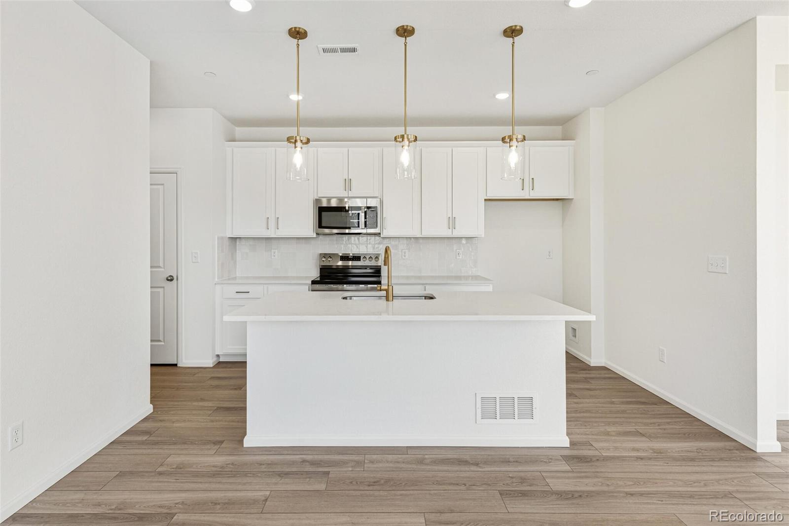 MLS Image #10 for 13499 e 111th avenue,commerce city, Colorado