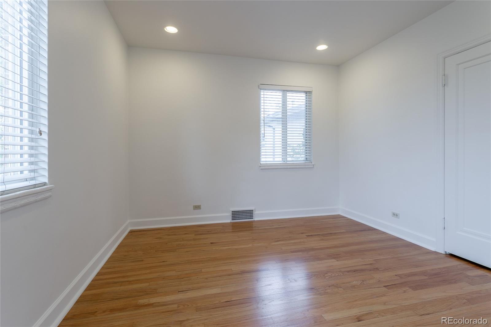 MLS Image #10 for 2261 s lincoln street,denver, Colorado
