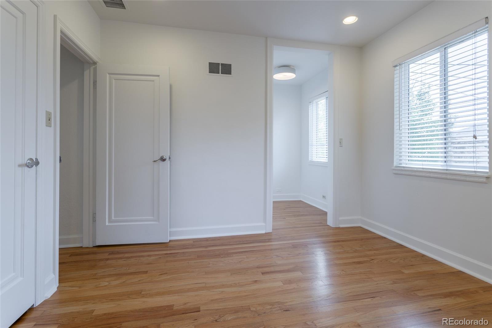 MLS Image #11 for 2261 s lincoln street,denver, Colorado