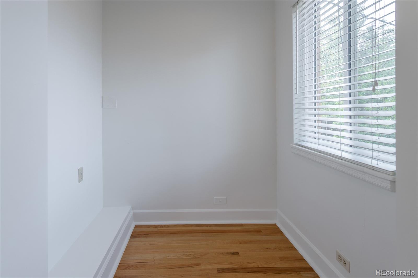 MLS Image #12 for 2261 s lincoln street,denver, Colorado
