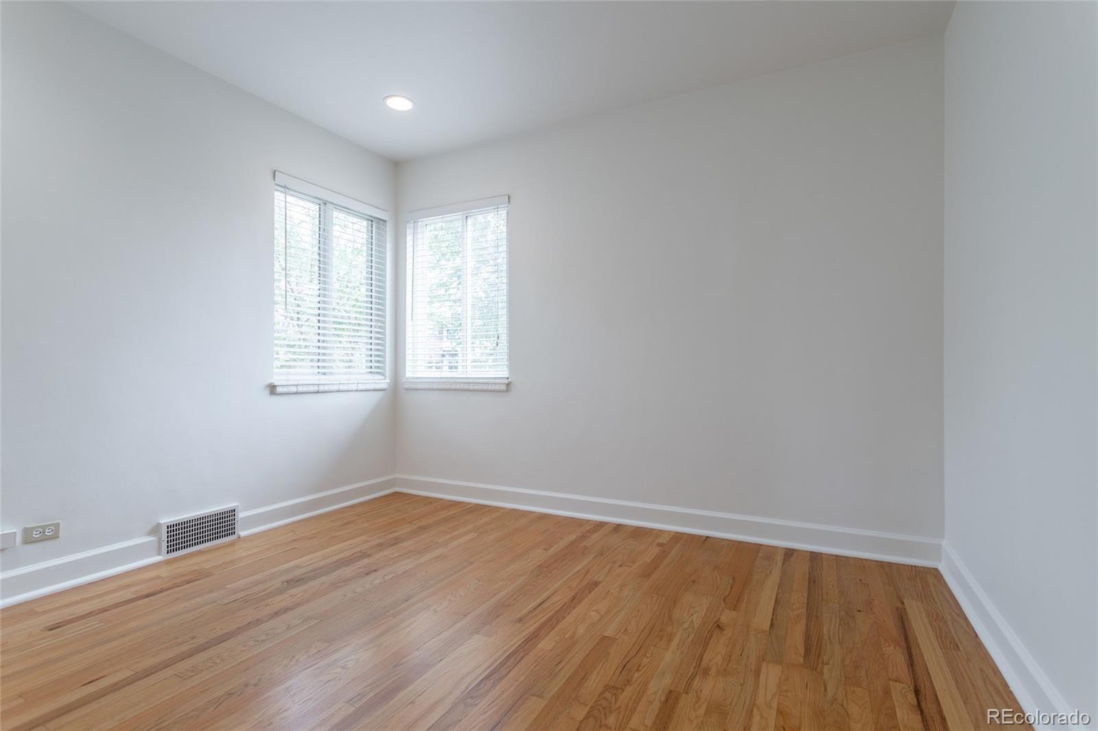 MLS Image #15 for 2261 s lincoln street,denver, Colorado