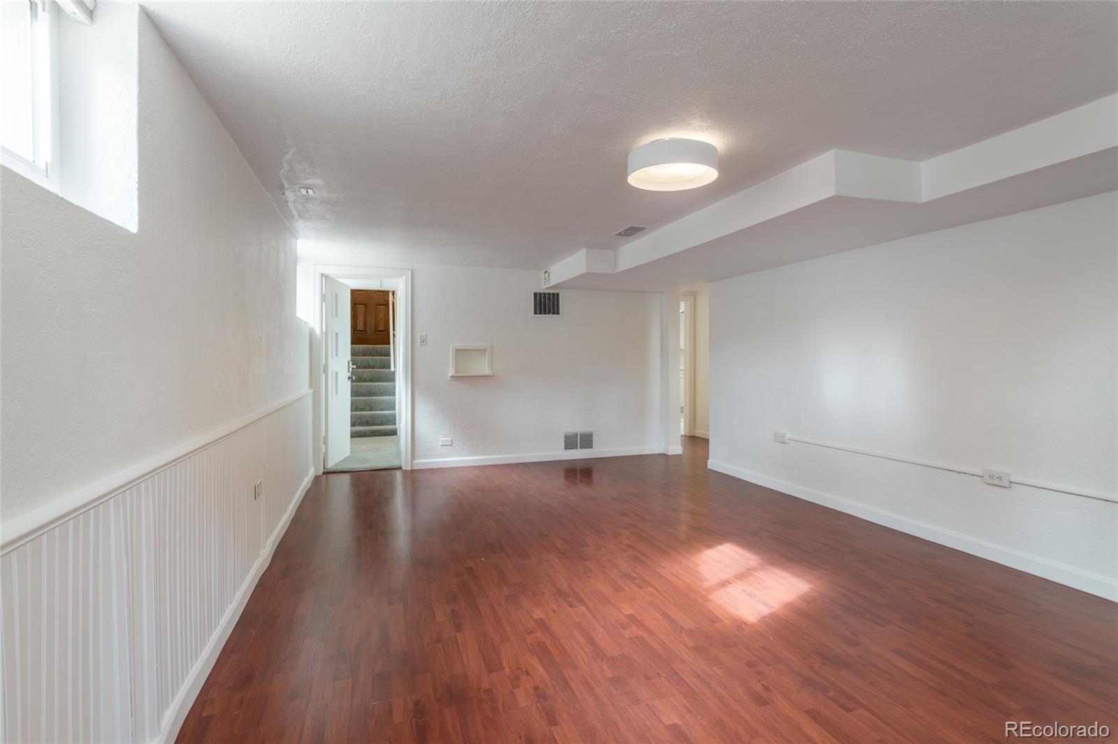 MLS Image #16 for 2261 s lincoln street,denver, Colorado