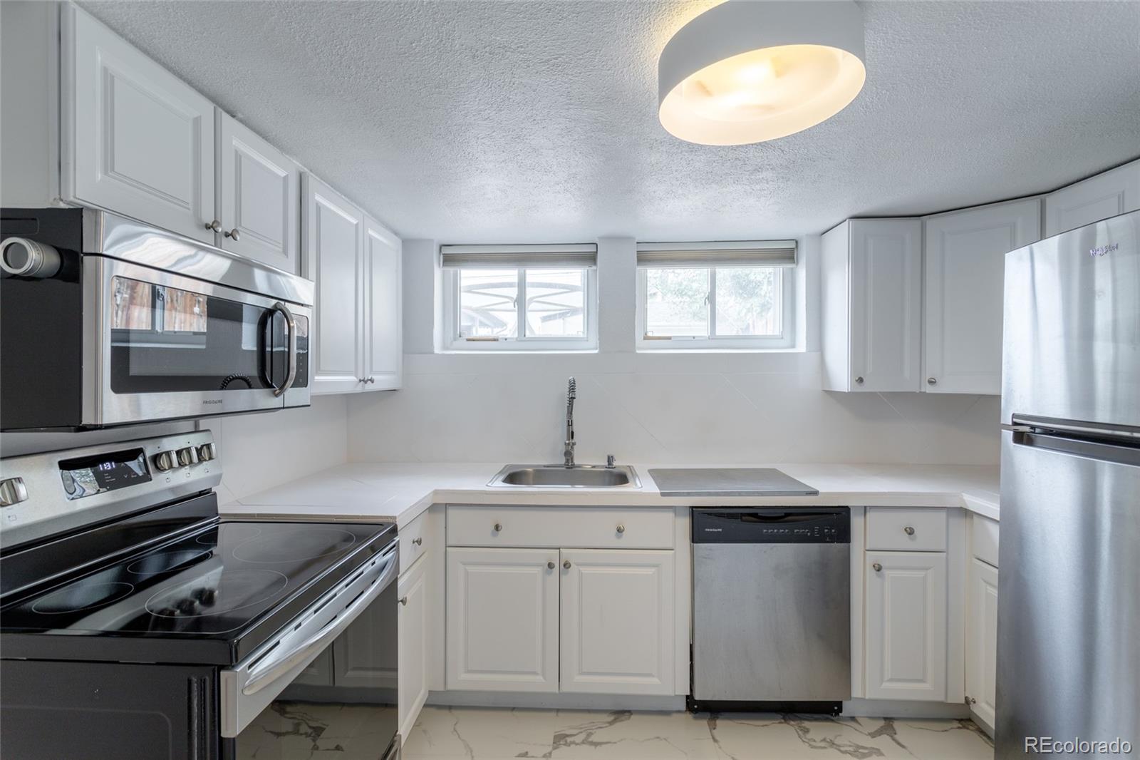 MLS Image #17 for 2261 s lincoln street,denver, Colorado