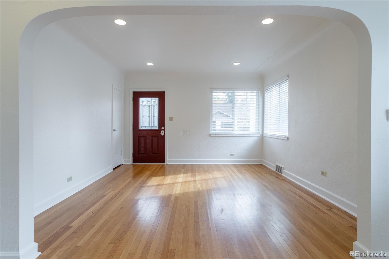 MLS Image #2 for 2261 s lincoln street,denver, Colorado