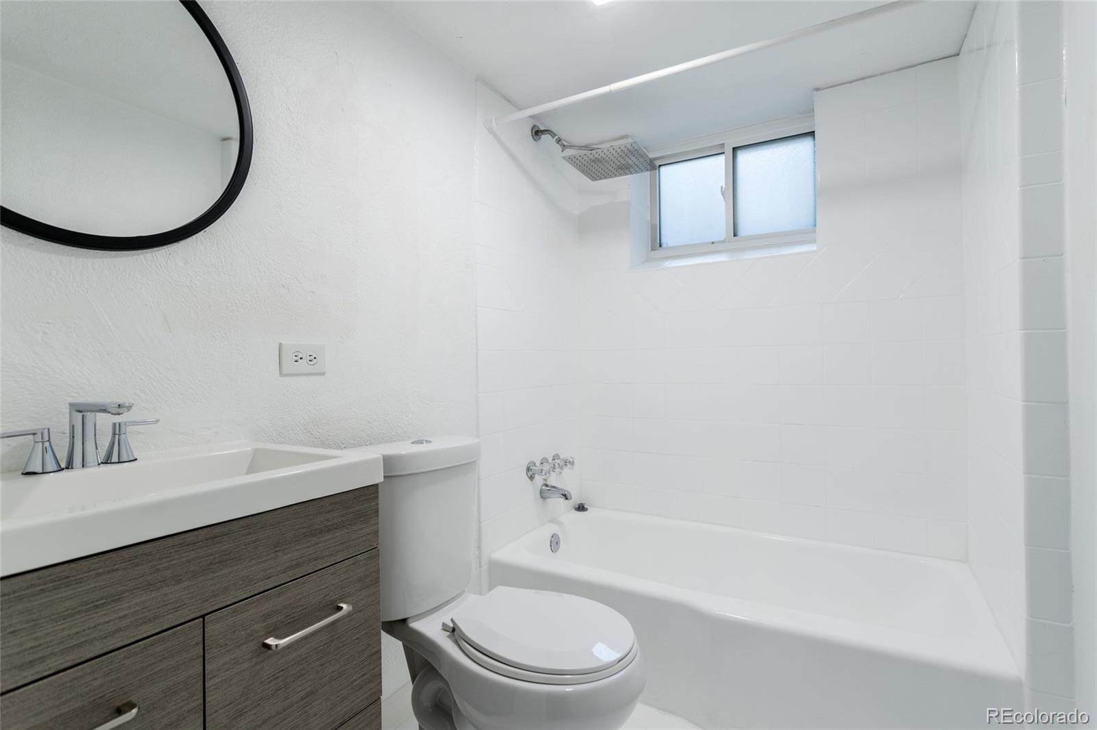 MLS Image #20 for 2261 s lincoln street,denver, Colorado