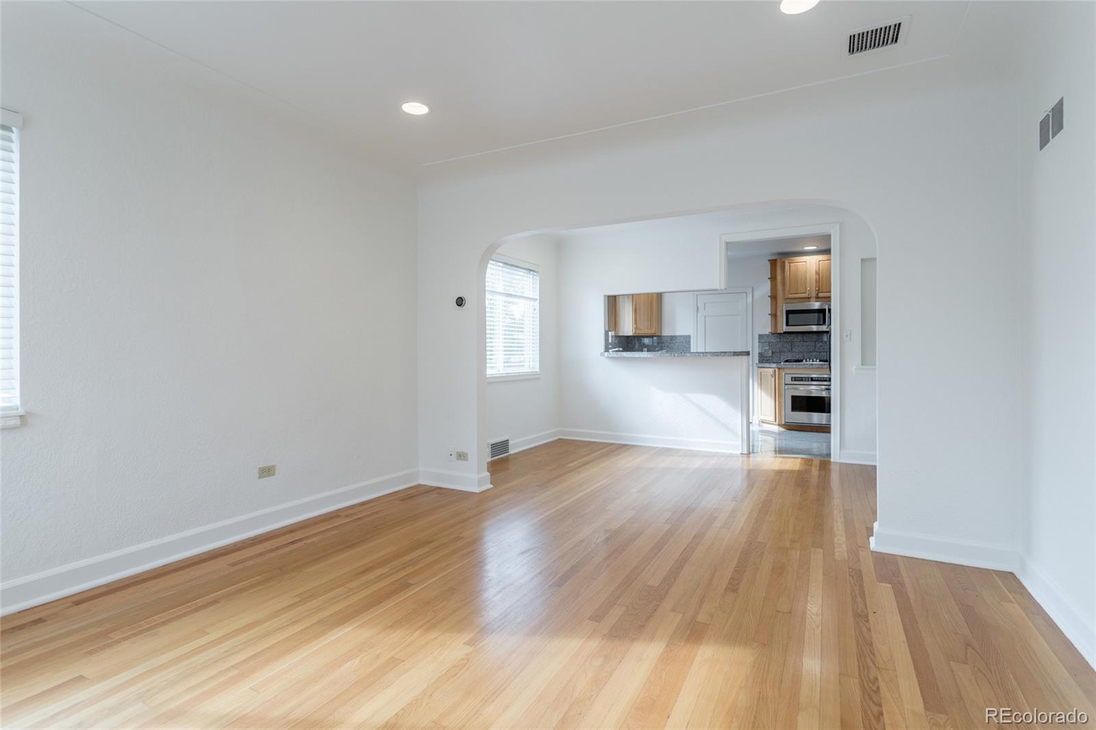 MLS Image #4 for 2261 s lincoln street,denver, Colorado