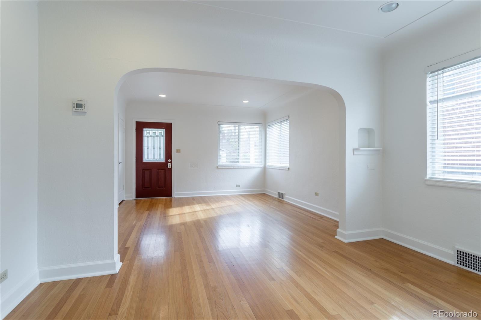 MLS Image #5 for 2261 s lincoln street,denver, Colorado