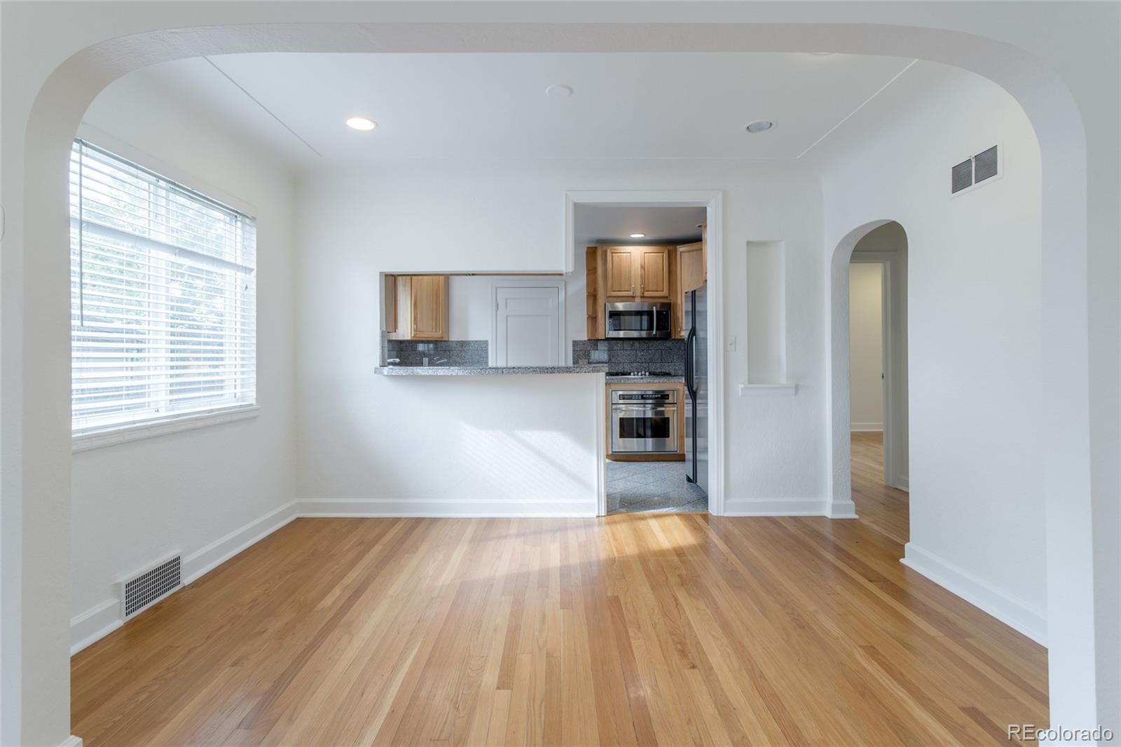 MLS Image #6 for 2261 s lincoln street,denver, Colorado