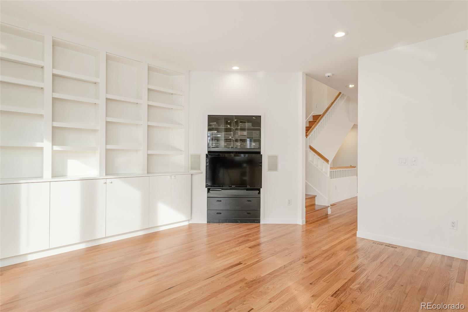 MLS Image #9 for 355 n ogden street,denver, Colorado
