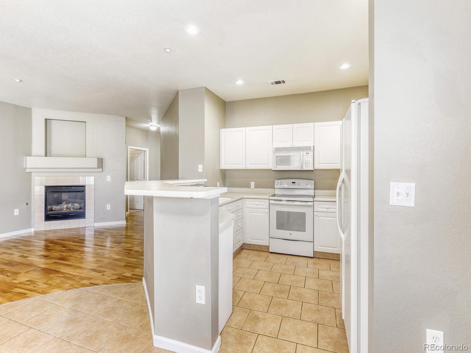 MLS Image #5 for 8369 s independence circle 101,littleton, Colorado