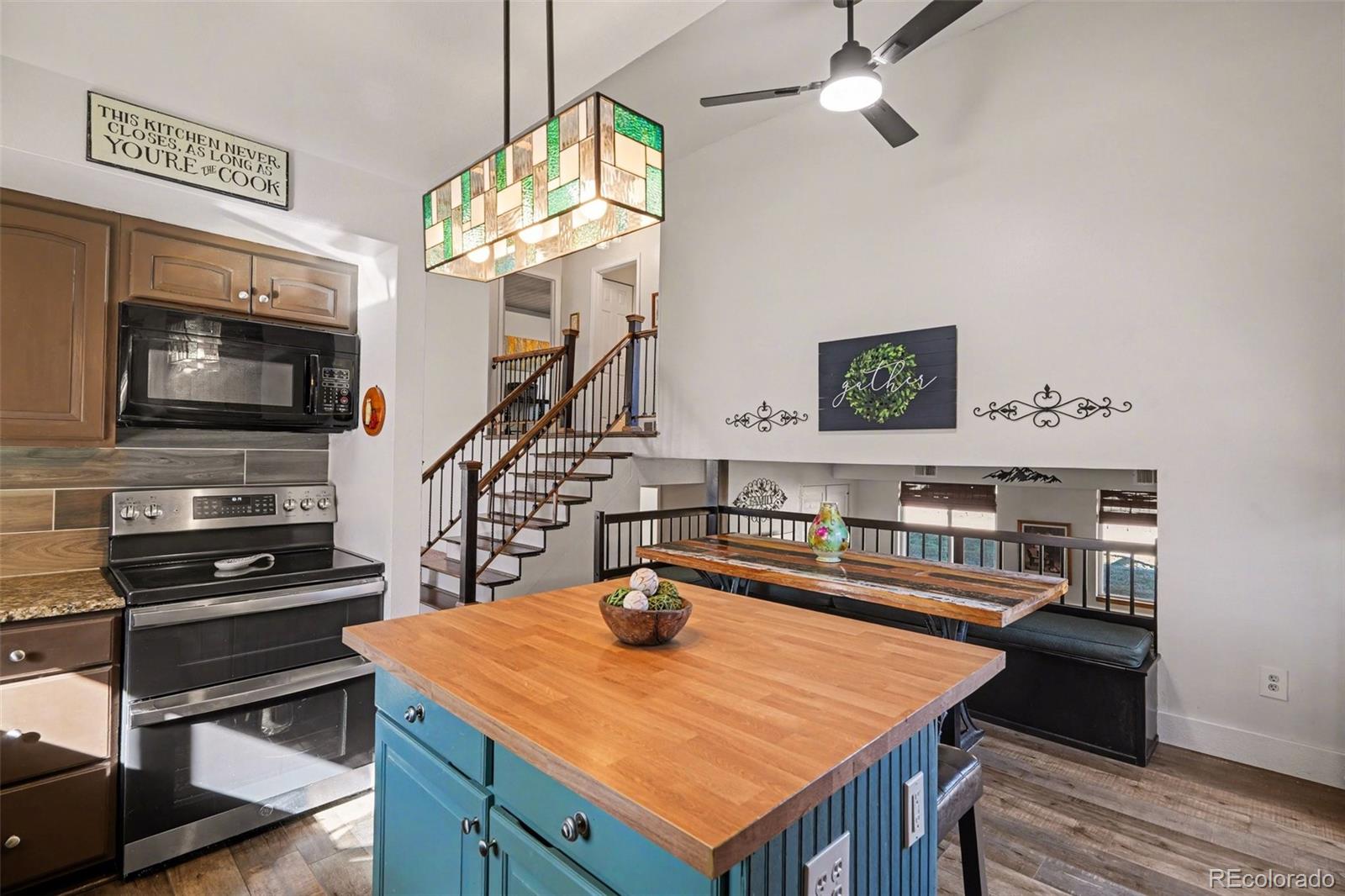 MLS Image #3 for 8621 w hinsdale place,littleton, Colorado
