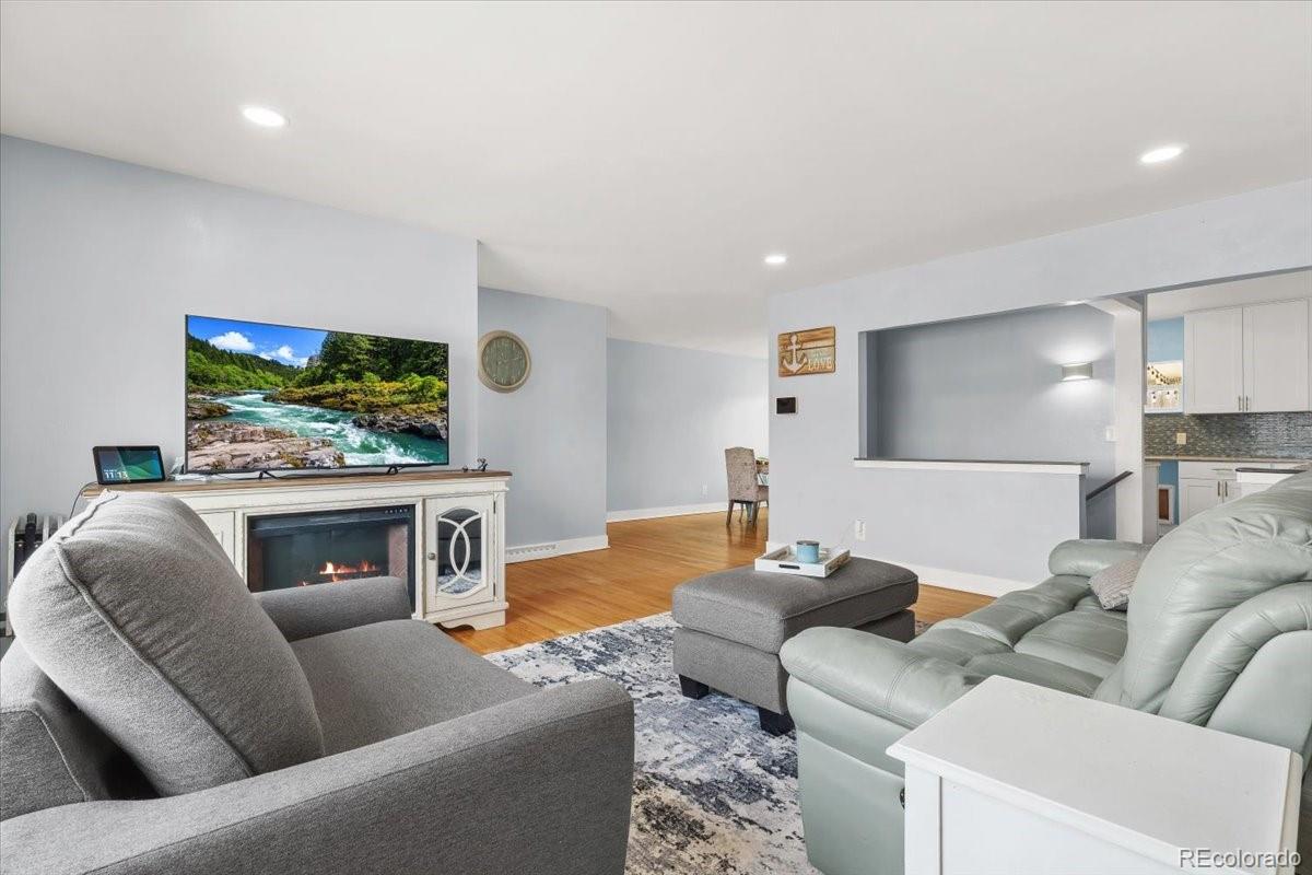 MLS Image #4 for 921 s taft street,lakewood, Colorado
