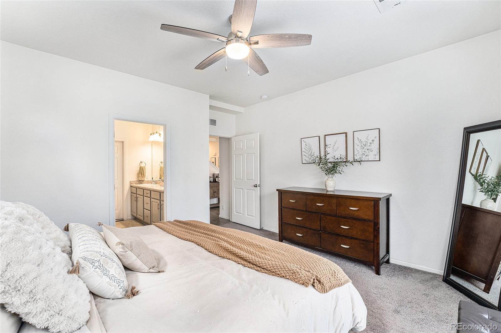 MLS Image #12 for 18253 e 52nd avenue,denver, Colorado