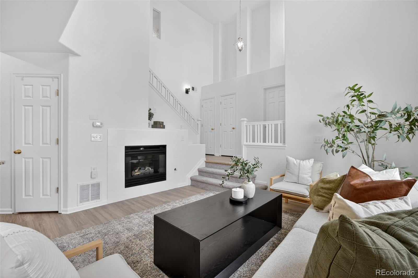 MLS Image #10 for 2290  akron court 101,denver, Colorado